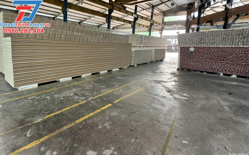 nhà panel mái lệch