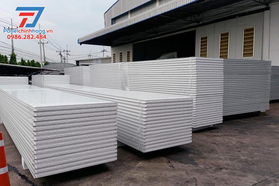 Panel Cách Nhiệt Có Giúp Ngăn Ngừa Ẩm Mốc Không?