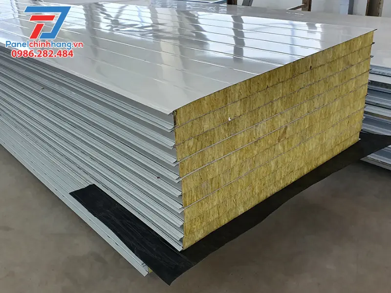 Tôn cách nhiệt Rockwool với khả năng chống cháy cao