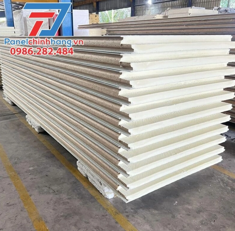 làm phòng bằng tấm panel