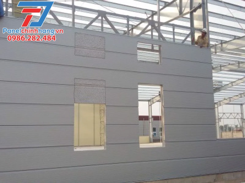 panel cách nhiệt chịu được bão không