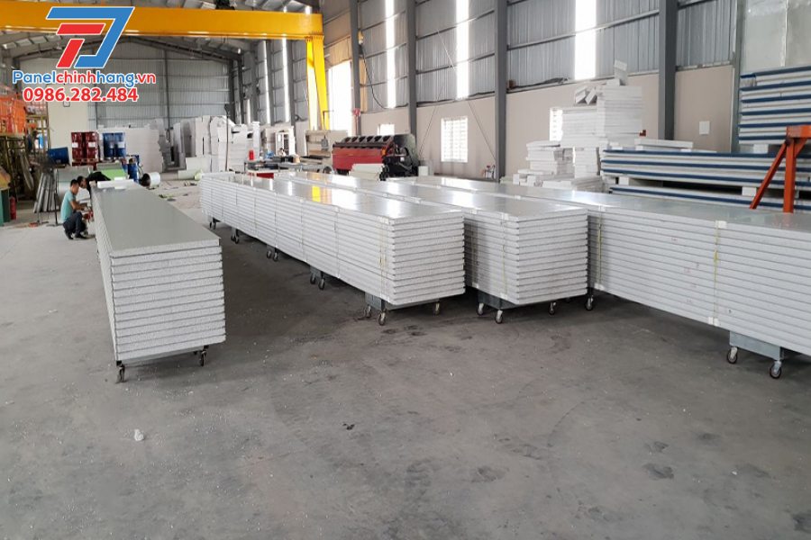 Xốp Cách Nhiệt Chống Ẩm: Vật Liệu Bảo Vệ Công Trình Tối Ưu