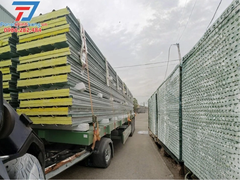 nhà panel mái lệch