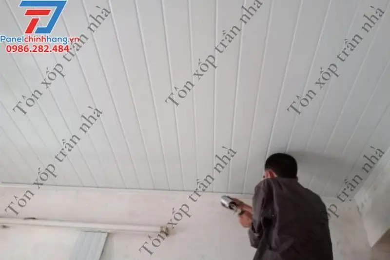 Tôn xốp làm trần Tôn xốp làm trần