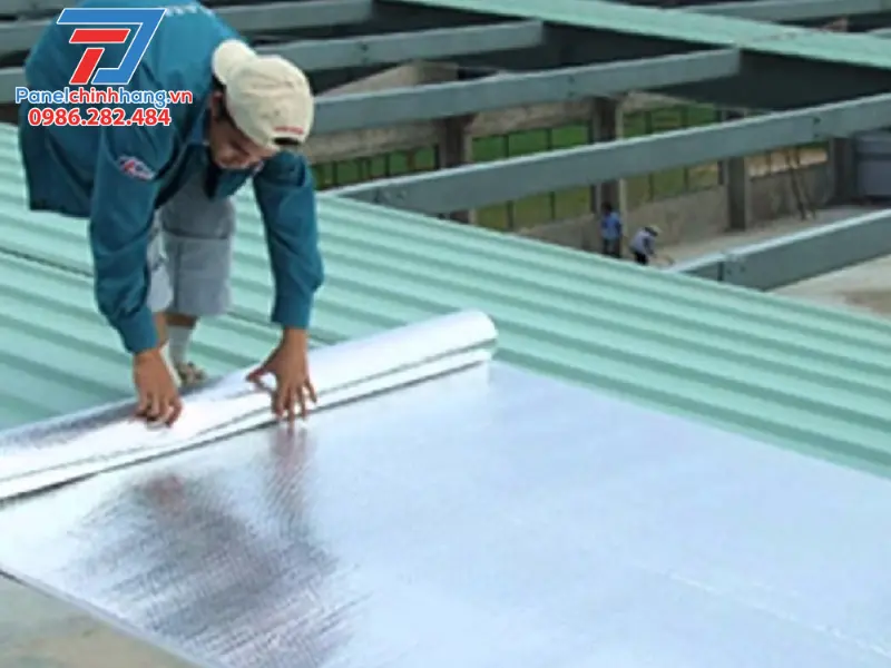 chống nóng cho gà bằng tấm lợp cách nhiệt