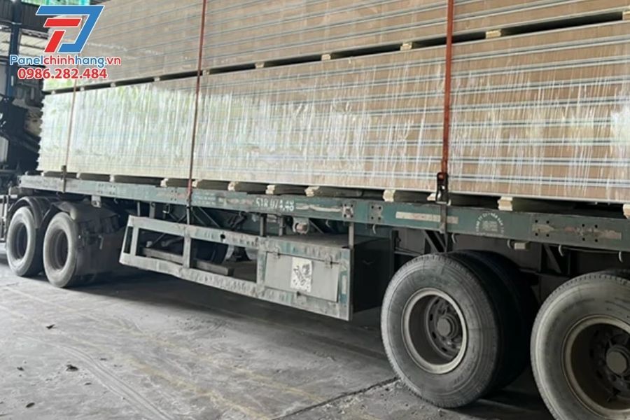 Tấm Panel Vách Ngăn Cách Nhiệt Cho Nhà Tiền Chế Chất Lượng Cao