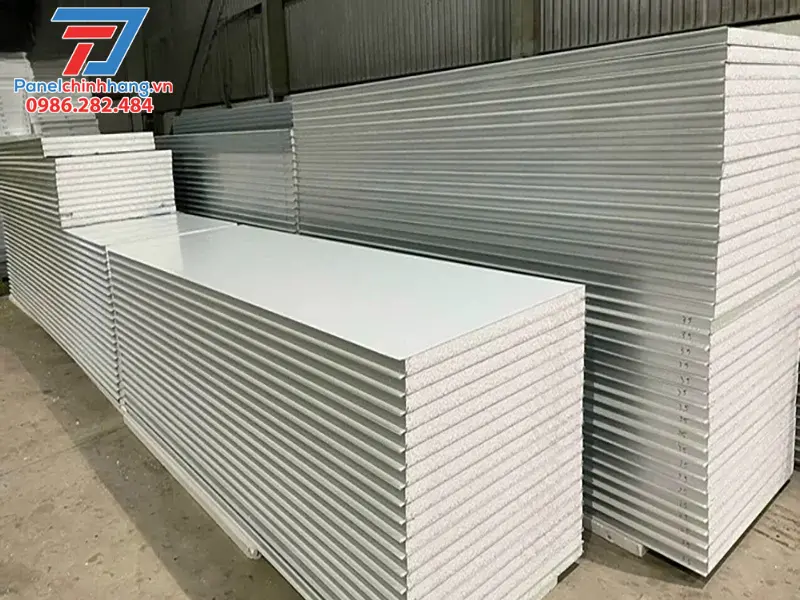 Sử dụng Panel EPS cách nhiệt nhà mái thái