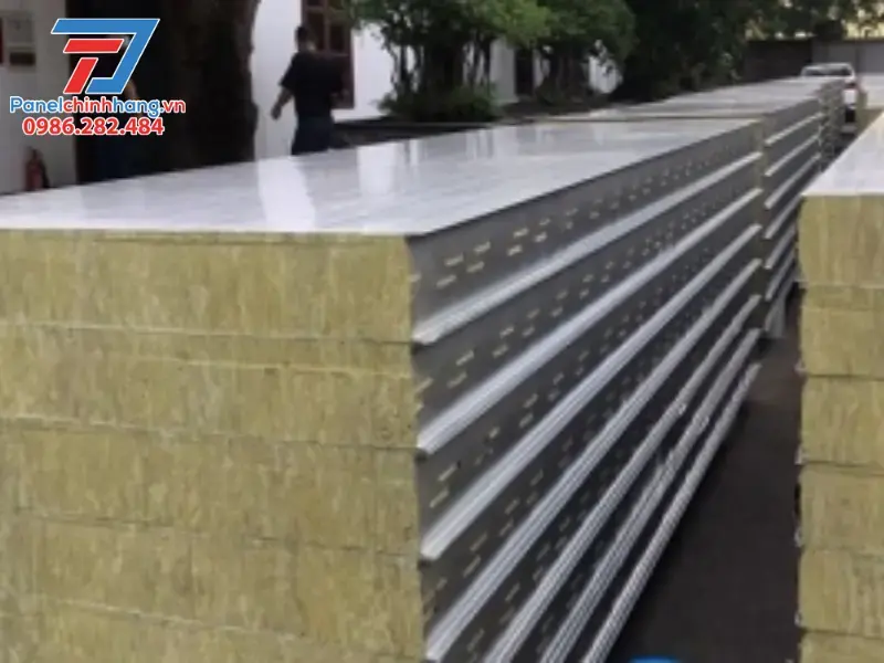 ứng dụng Panel Rockwool cách nhiệt xưởng linh kiện điện tử