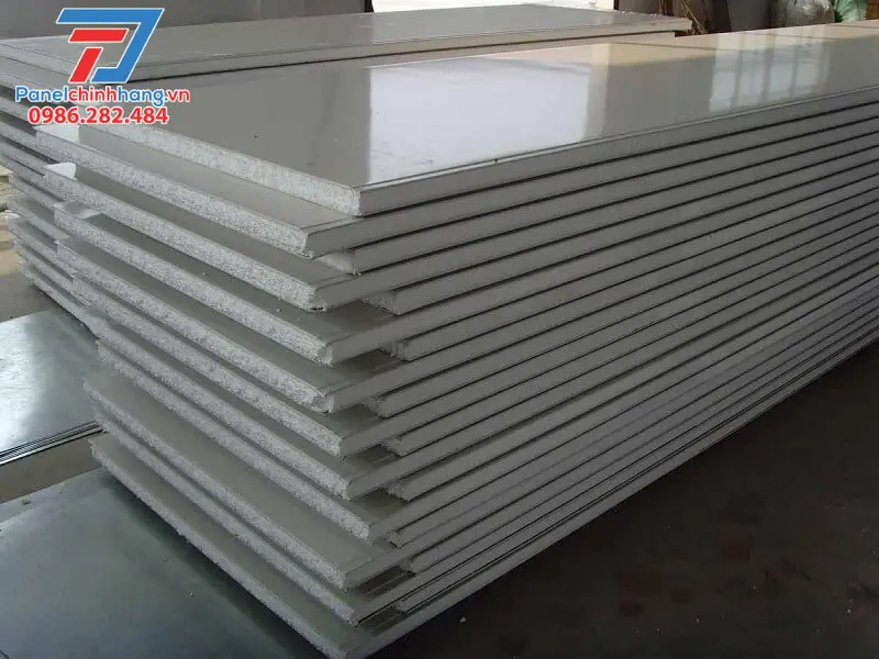 Sử dụng tấm Panel cách nhiệt nhà bungalow