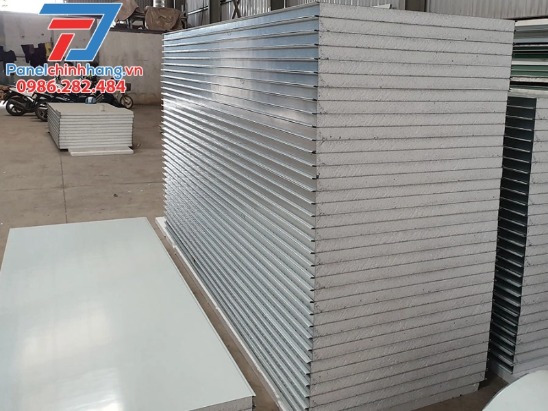 Tấm Panel Có Bền Không? Bật Mí Tuổi Thọ Tấm Panel Ít Ai Biết