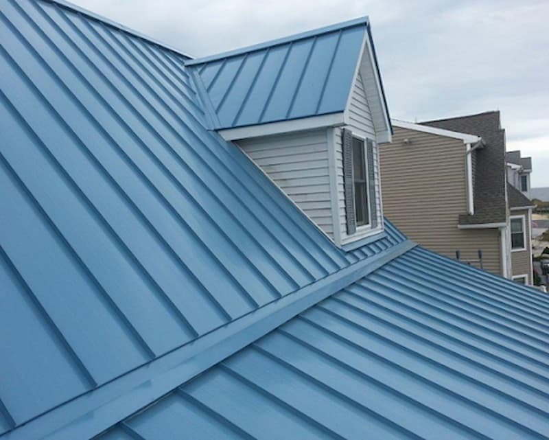 mái tôn chống nóng cho sân thượng kiểu Hàn màu xanh