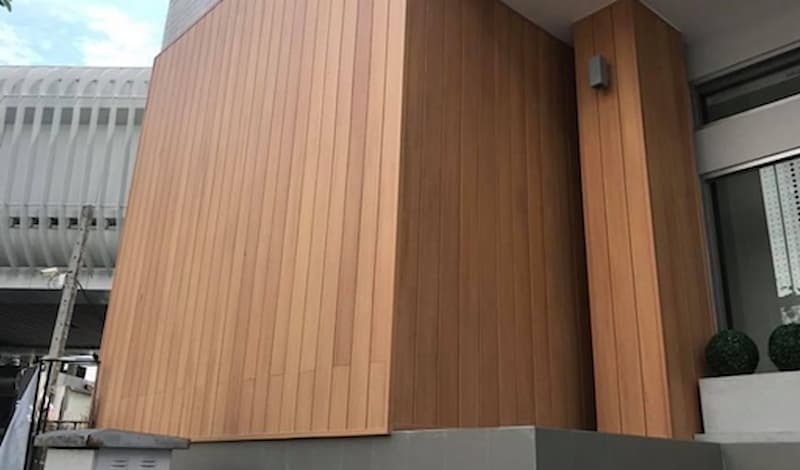 nhà ốp tường bằng gỗ nhựa chống nóng